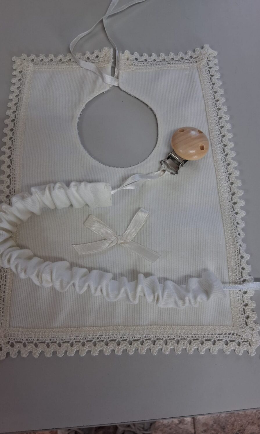 Pack de babero y chupetero